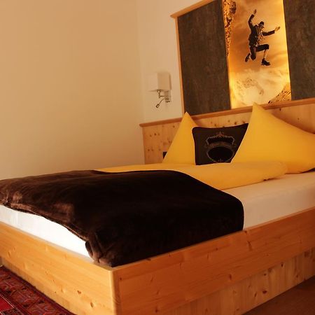 Haus Hintertux Hotel Buitenkant foto